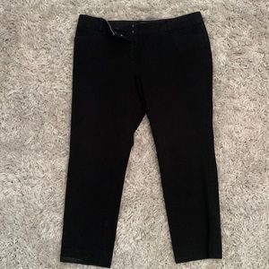 Limited capri length signature stretch